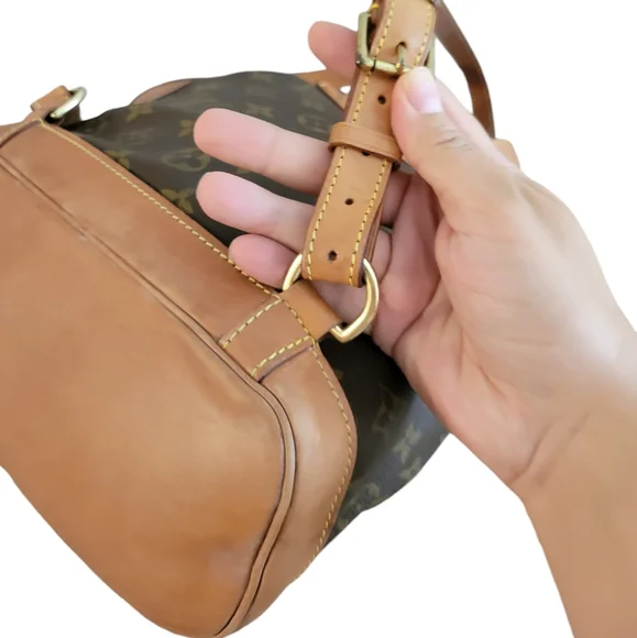 Louis Vuitton Montsouris MM Backpack - Picture 11 of 16